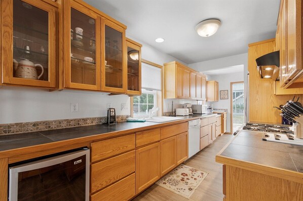 Fridge, microwave, dishwasher, coffee/tea maker