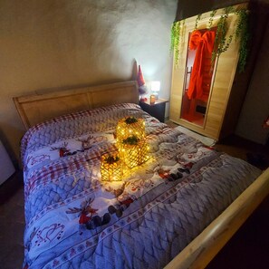 1 bedroom, free WiFi, bed sheets - I'Quercecchio Relax with Sauna - In the Historic Center of SamGimignano (San Gimignano)