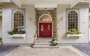 Exterior detail - 30 NIGHT MINIMUM, WOW Views, Glamorous (WillapaBay) (Long Beach)