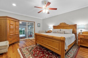 4 bedrooms, desk, iron/ironing board, free WiFi - 30 NIGHT MINIMUM, WOW Views, Glamorous (WillapaBay) (Long Beach)