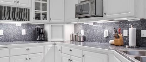 Fridge, microwave, dishwasher, coffee/tea maker