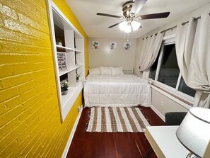 1 bedroom, iron/ironing board, free WiFi, bed sheets - Cincy Furnished Stays Comfy Cozy Safe Spacious 1st Floor Apartment (Cincinnati)