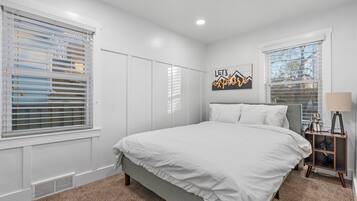 5 bedrooms, WiFi, bed sheets