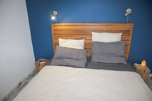 Classic Double Room, 1 Queen Bed (Opale) | Premium bedding, Select Comfort beds, free WiFi - Cadol'Ain (Servignat)