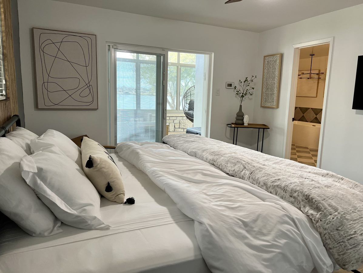 4 bedrooms, iron/ironing board, travel crib, free WiFi