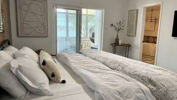 4 bedrooms, iron/ironing board, travel crib, free WiFi