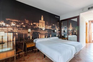 Phòng đôi có tầm nhìn toàn cảnh, 1 giường đôi hoặc 2 giường đơn, hiên | Bàn, bàn ủi/dụng cụ ủi quần áo, truy cập Internet không dây miễn phí