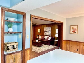 Interior - Lovely Metairie 1600sft Loft 10 mnts to Hospitals! (Metairie)