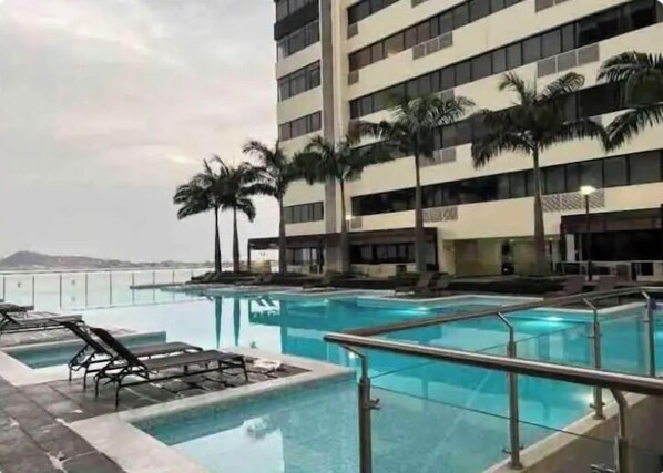 Pool - Perfect Family Stay, 2 Beds Las Penas - Bellini! (Guayaquil)