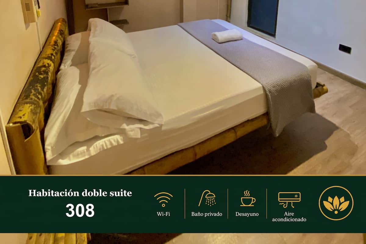 Comfort Room | Hypo-allergenic bedding available, blackout drapes, WiFi (free)