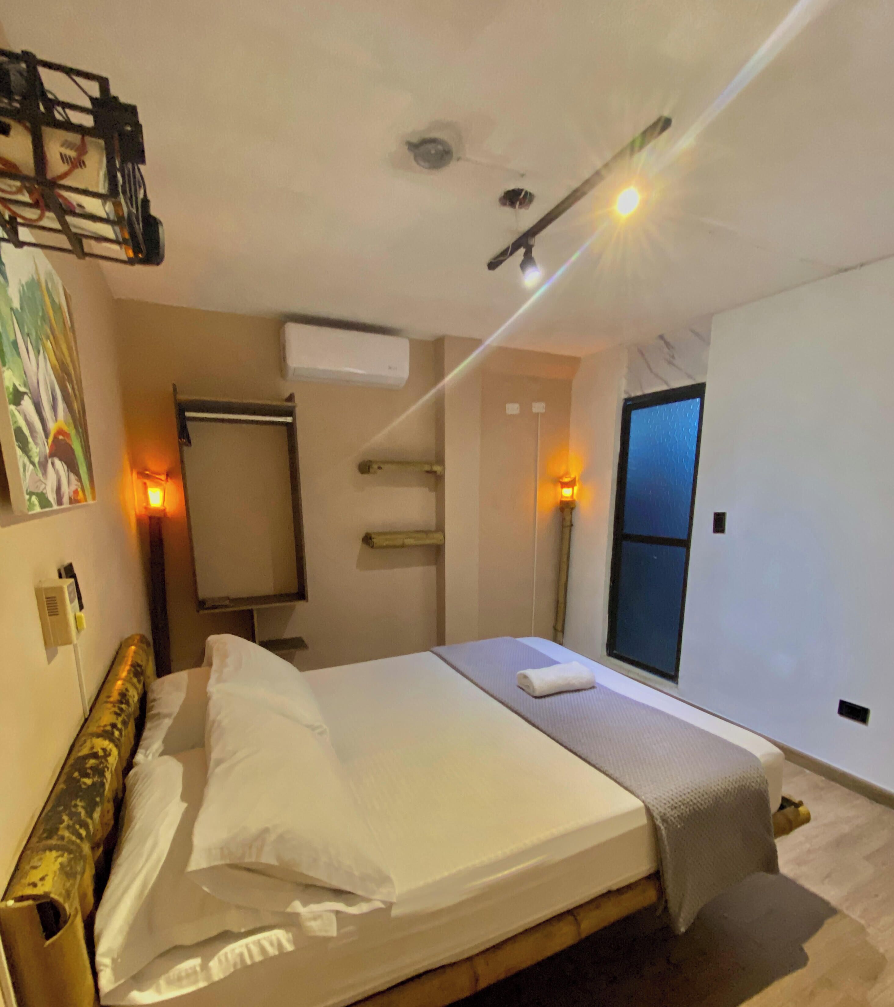 Comfort Room | Hypo-allergenic bedding available, blackout drapes, WiFi (free)