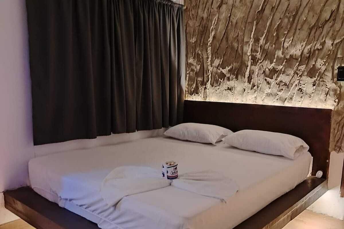 Hypo-allergenic bedding, individually decorated, blackout curtains