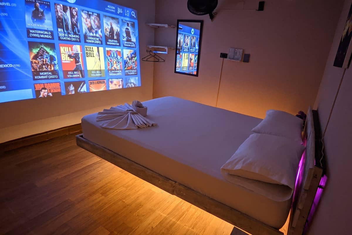Chambre Confort | Literie hypoallergénique, décoration personnalisée, rideaux occultants