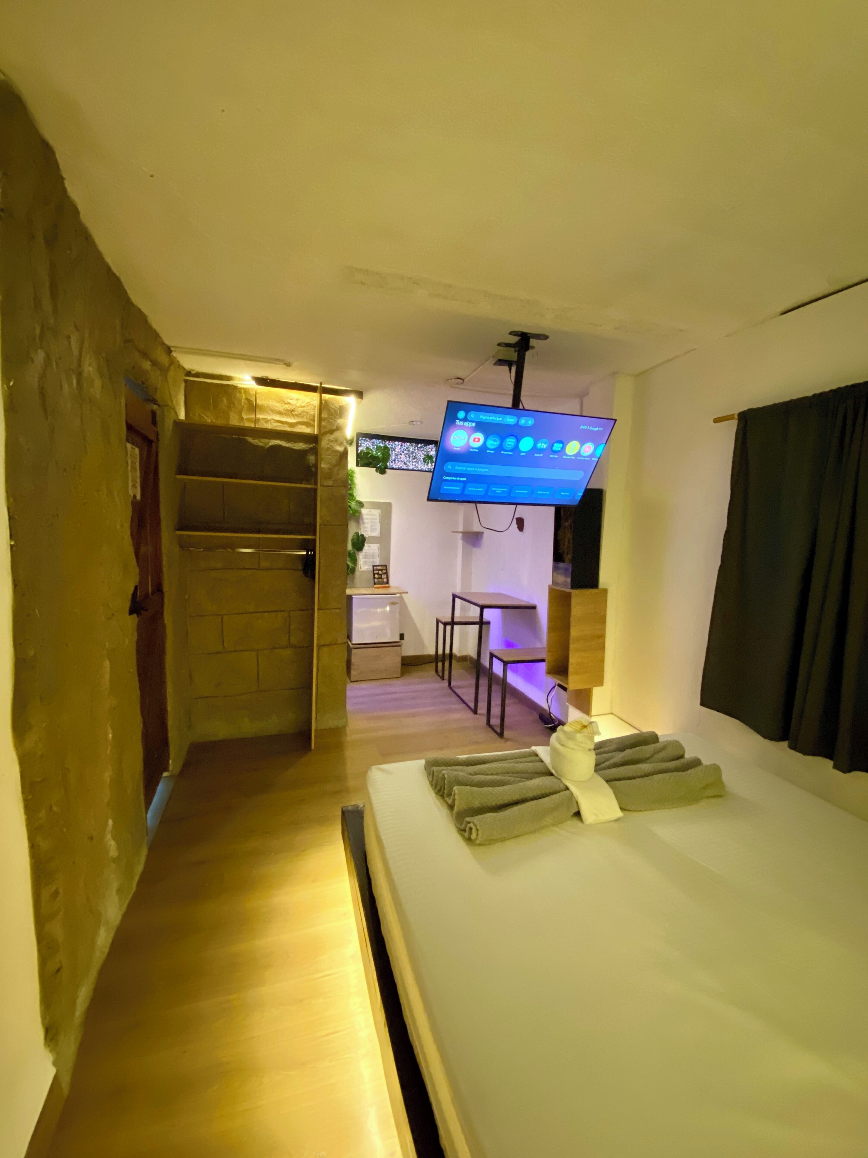 Exclusive Studio Suite | Hypo-allergenic bedding, individually decorated, blackout drapes