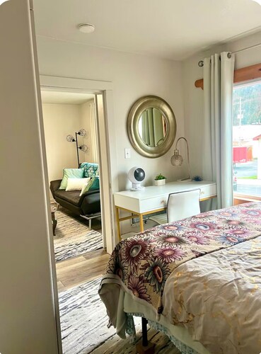 Marathon Historic Apartments- heart of downtown-View-1 bedroom sleeps 4