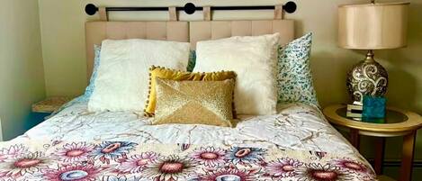 2 bedrooms, iron/ironing board, WiFi, bed sheets