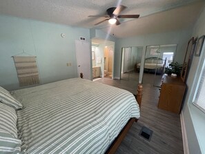 2 bedrooms, in-room safe, WiFi, bed sheets