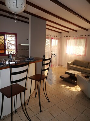 Leilighet – comfort | Oppholdsområde | Flatskjerm-TV