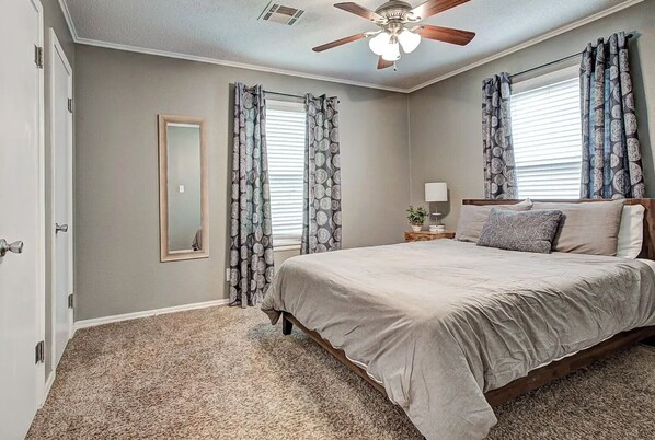 2 bedrooms, iron/ironing board, free WiFi, bed sheets