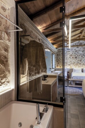 Luxe studio suite | Lakens van Egyptisch katoen, luxe beddengoed, pillowtop-bedden