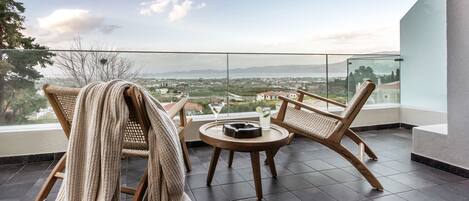 1 bedroom, Egyptian cotton sheets, premium bedding, pillowtop beds