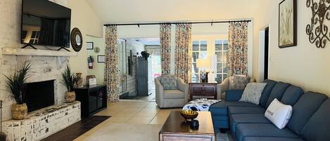 Smart-tv och eldstad