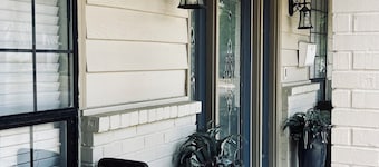 The Retreat - Entire Residential Home!