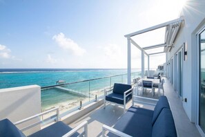 Appart'hôtel, plusieurs lits, accès piscine, vue océan (#401) | Vue depuis le balcon