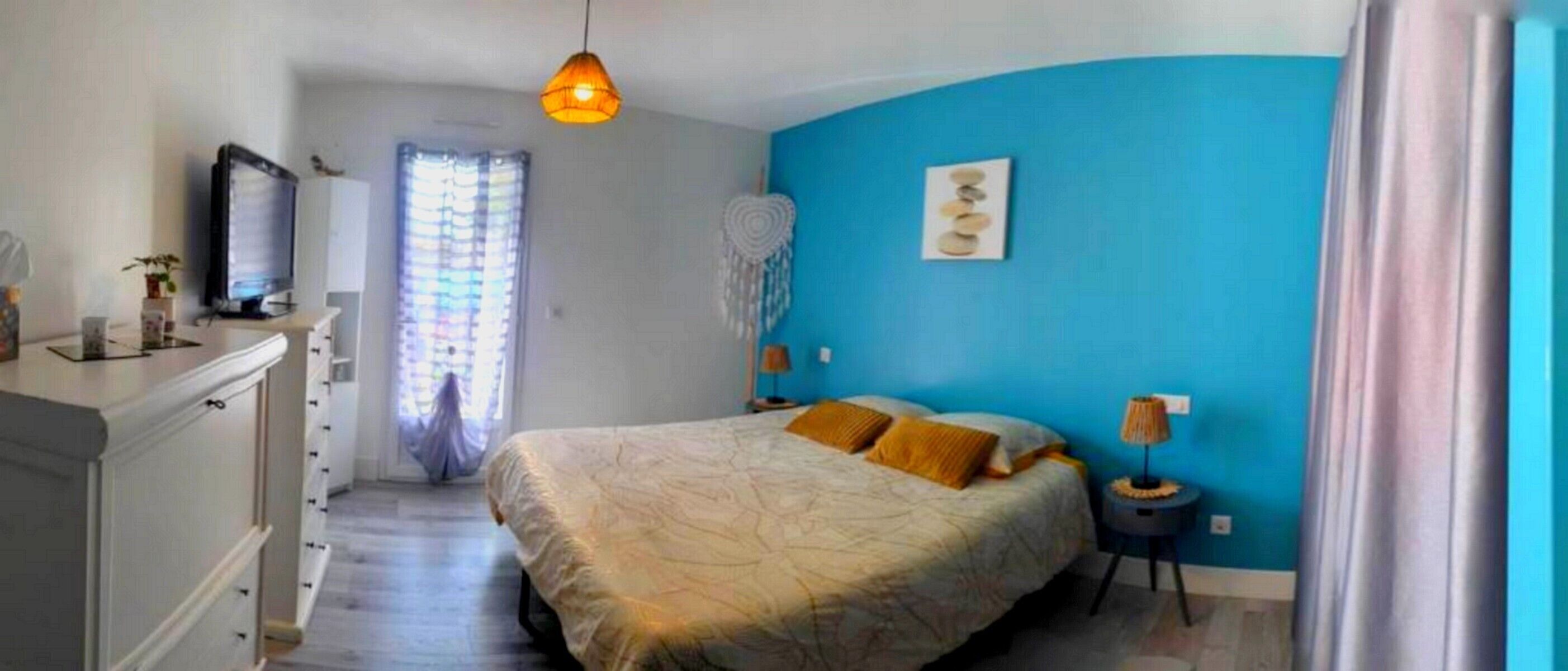 1 Schlafzimmer, Schreibtisch, Bügeleisen/Bügelbrett, Reisekinderbett