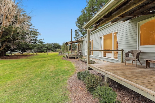 Modern character cottage 10 minutes to Mount Gambier on picturesque small farm