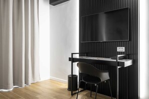 Premium bedding, down comforters, pillowtop beds, free minibar - Home at Rome Luxury Navona (Rome)