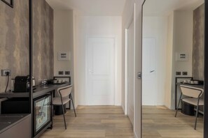 Premium bedding, down comforters, pillowtop beds, free minibar - Home at Rome Luxury Navona (Rome)