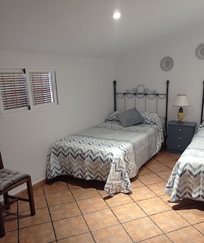 2 habitaciones, escritorio, cuna de viaje y wifi gratis