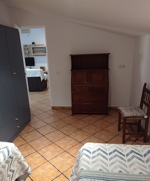 2 habitaciones, escritorio, cuna de viaje y wifi gratis