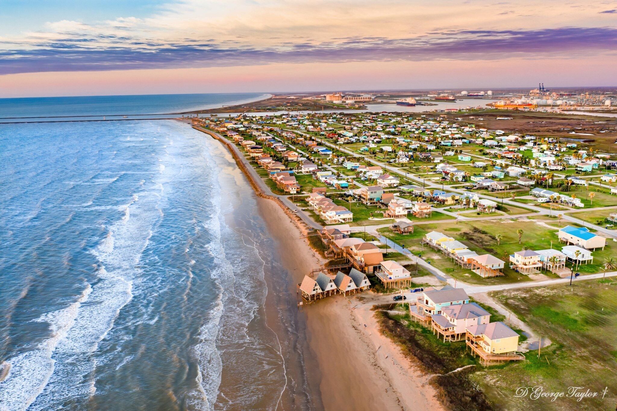 Beach House-3 blocks from the beach!!