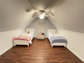 4 bedrooms, desk, iron/ironing board, travel cot