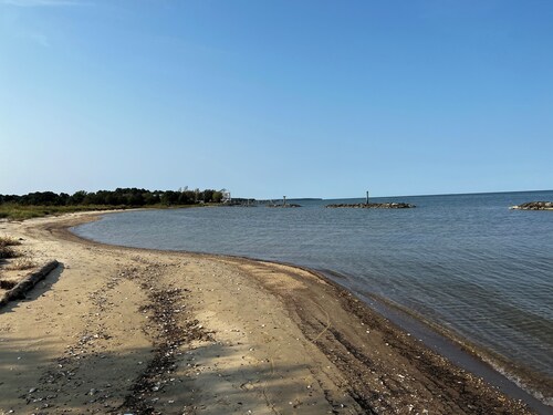Waterfront Vacation Home w/Private Pier Scotland Point Lookout State Park