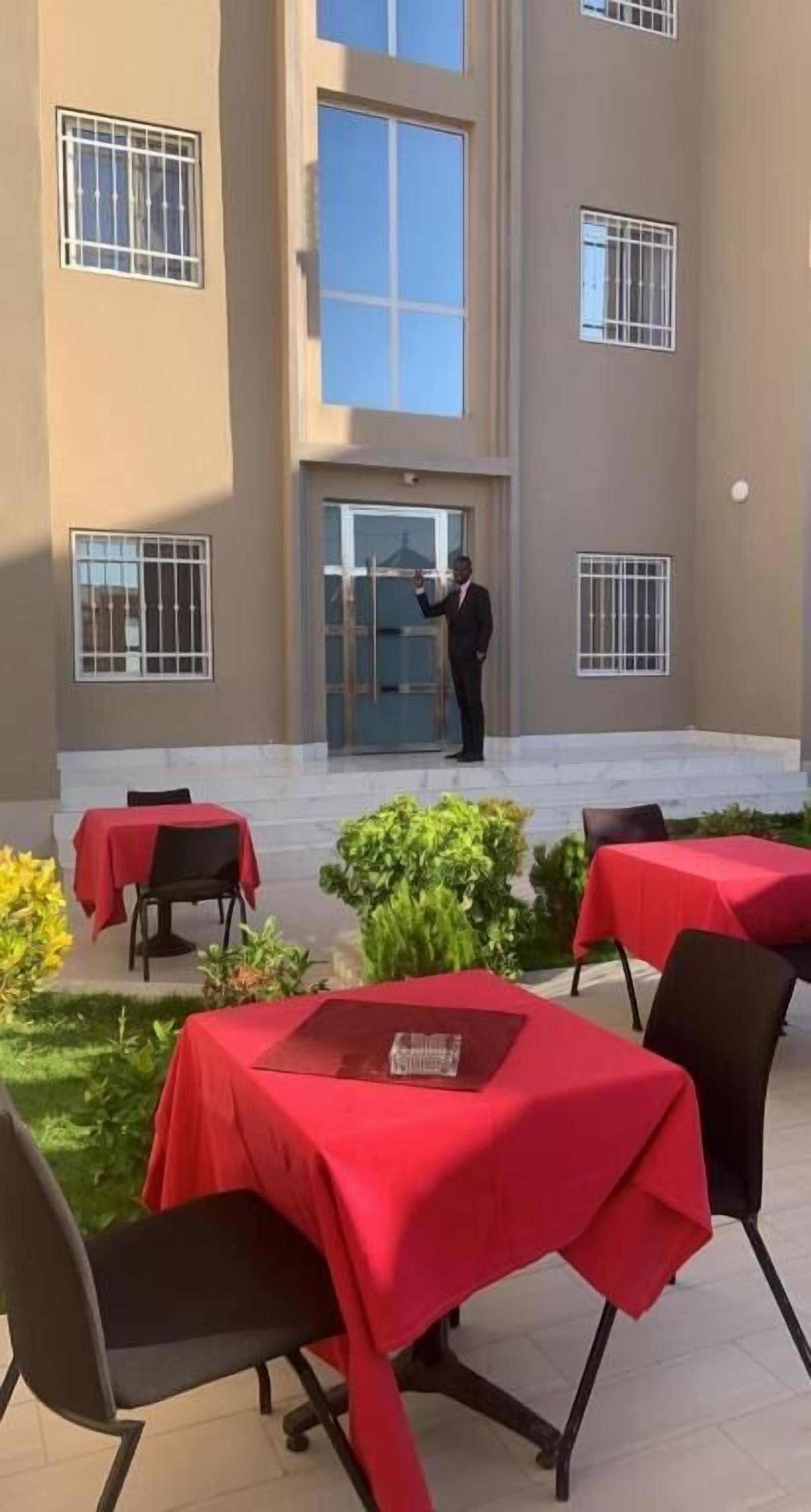 المنشأة من الخارج