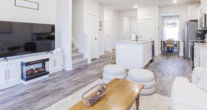 Modern 4BR • Game Room • Sleeps 14 • Pet-Friendly