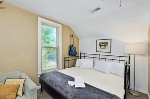 1 sovrum, strykjärn/strykbräda, internet och sängkläder