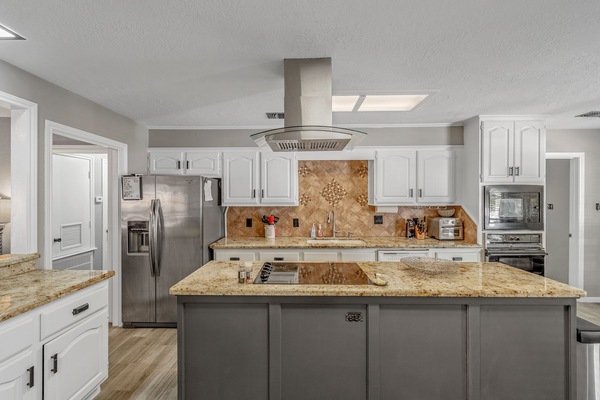 Frigorífic, microones, forn i placa de cuina