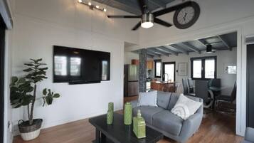 Deluxe House | 1 bedroom, individually decorated, individually furnished, free WiFi
