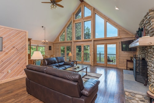 Heaven's Point | Great views, pet friendly
