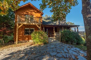 Exterior - Heaven's Point | Great views, pet friendly (Old Fort)