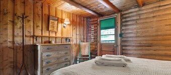 LuckyStyrk - Classic Barker Loop Camp on Mooselookmeguntic