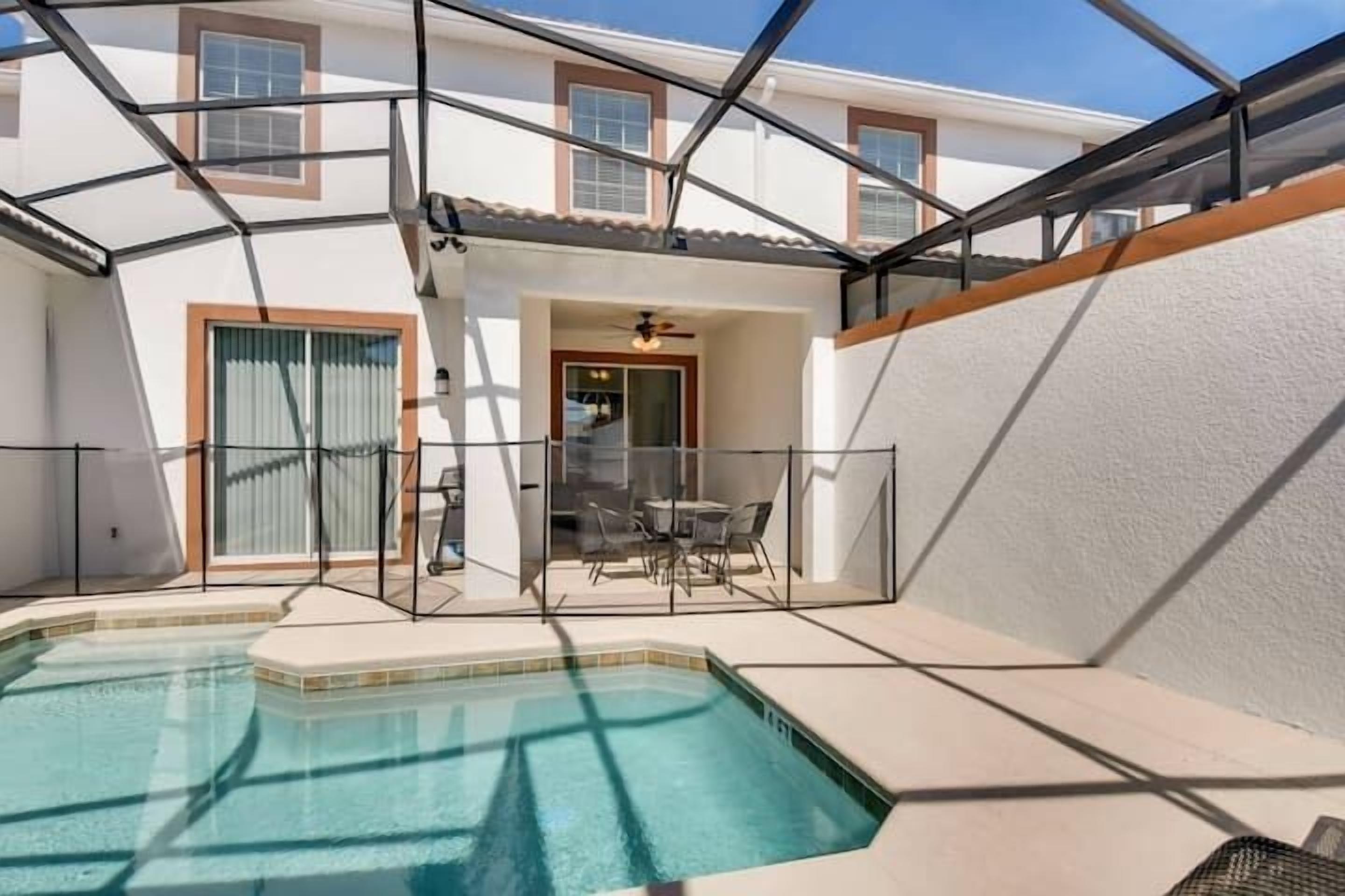 Luxury 4 Bed Retreat with Private Pool  - Storey Lake - 4812 RC