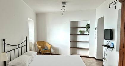 S296 - Sirolo, studio flat in the center with sea view
