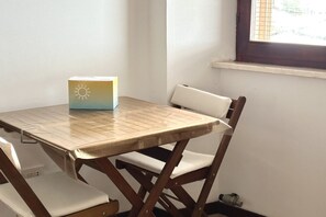 Dining - S296 - Sirolo, studio flat in the center with sea view (Sirolo)