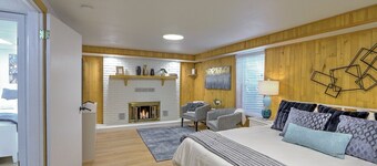 Stylish Home, Great Location