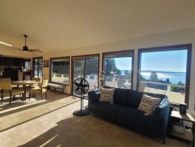 Amazing 180 Water View Home in Steilacoom!